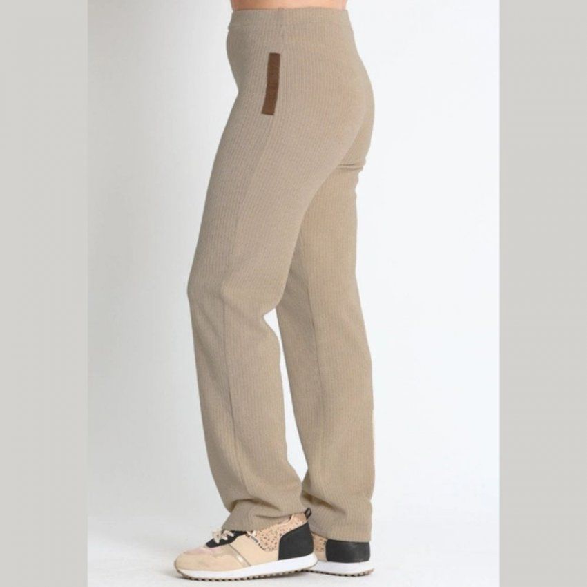Pantalón de punto camel de Nayat