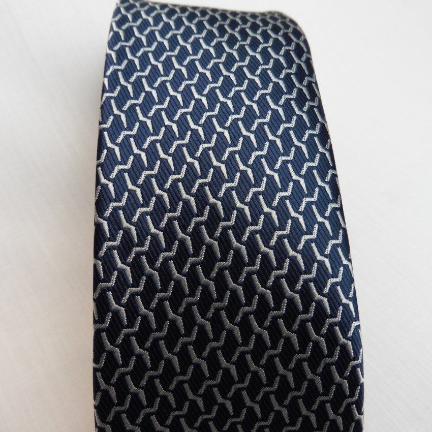 Corbata estrecha de Cencibel