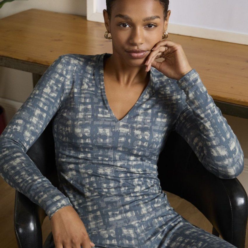 Camiseta tacto cálido estampado difuminado de Surkana