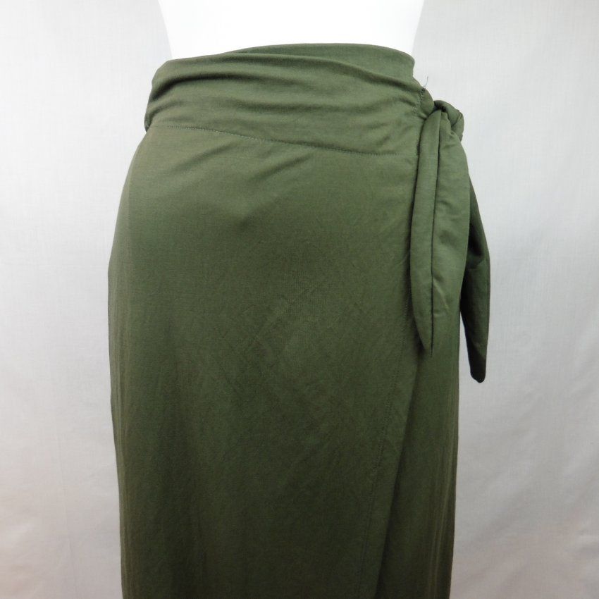 Falda verde oscuro de WNT Collection