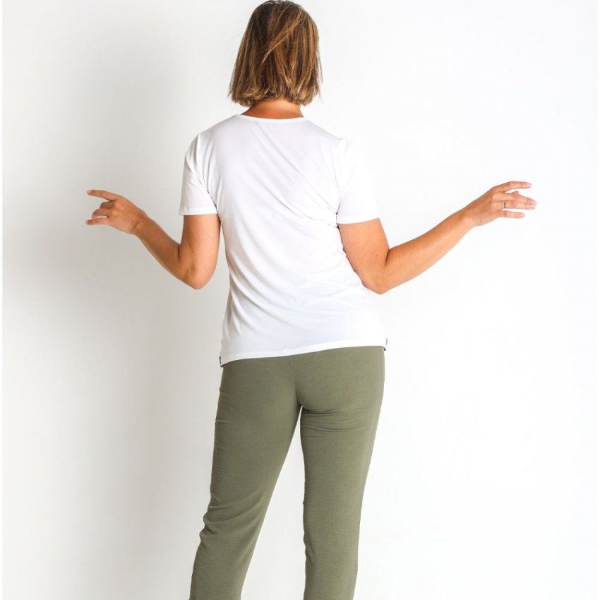 Camiseta blanca con dibujo verde de Nayat