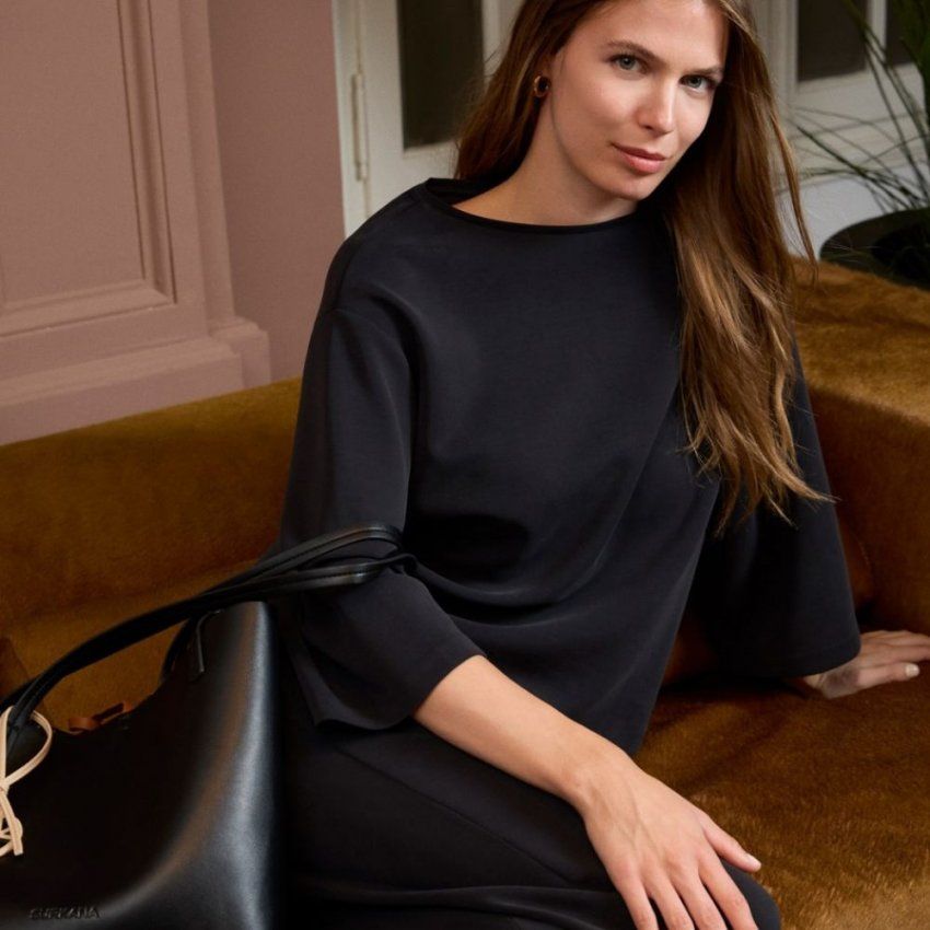 Camiseta modal negro de Surkana