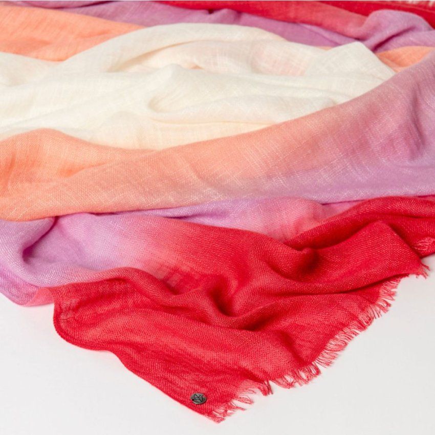 Pañuelo tie dye rosas de Surkana