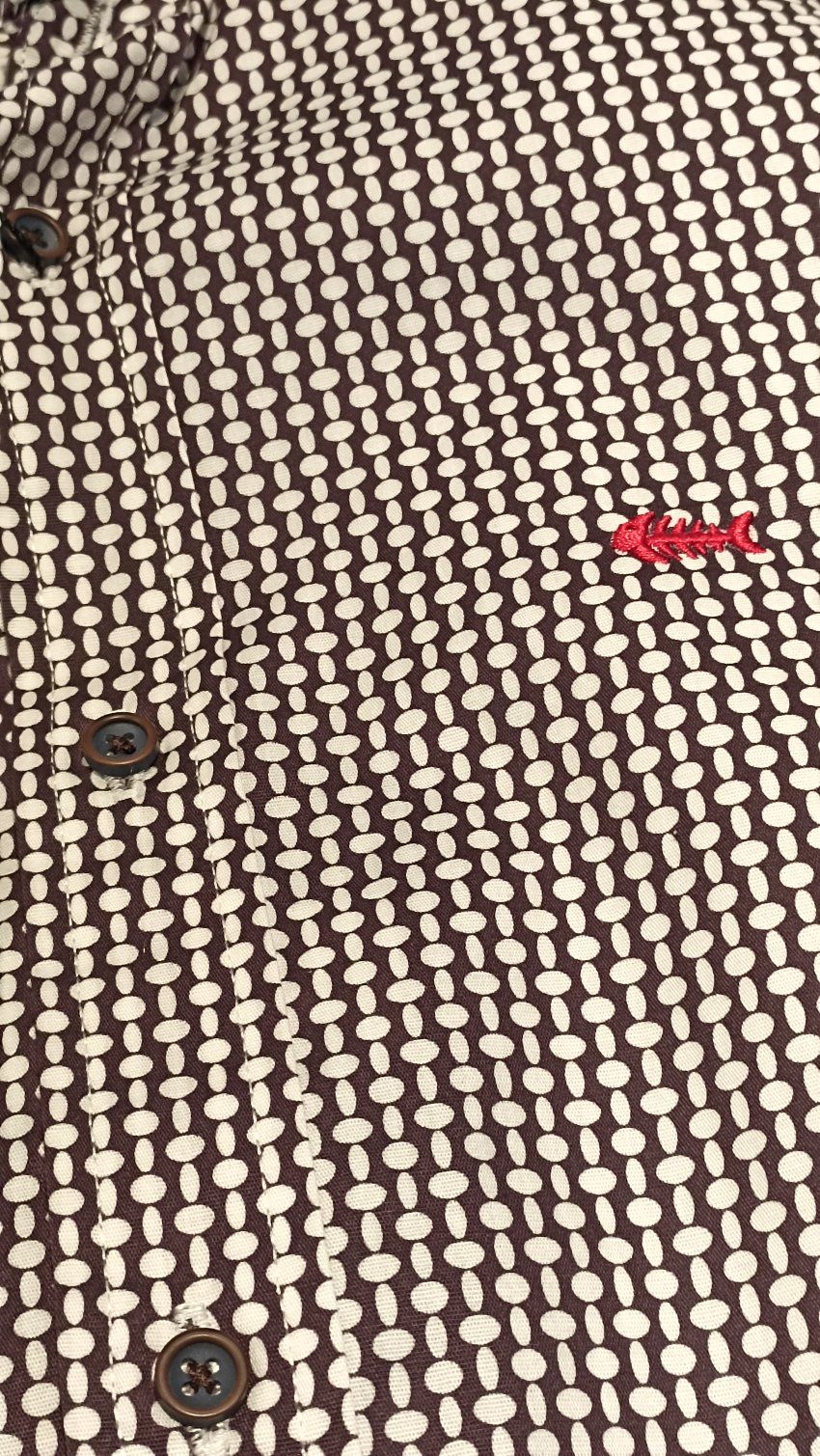 Camisa marrón estampado blanco de Dark & Fish