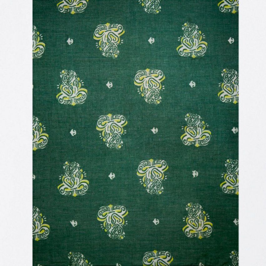 Pañuelo en color verde oscuro con budas de Surkana