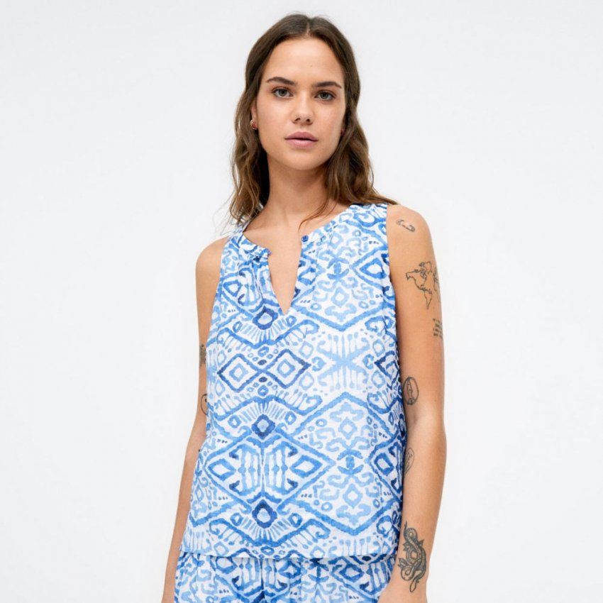 Blusa dibujos étnicos azules de Surkana