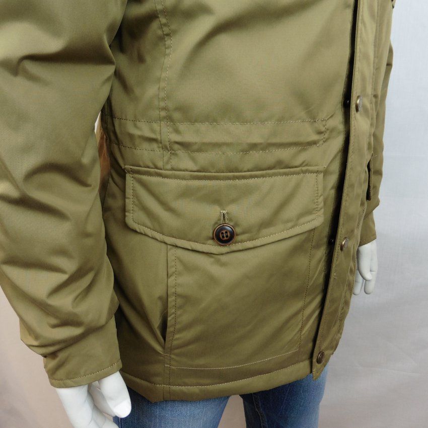 Chaquetón mostaza de Javier Lobato