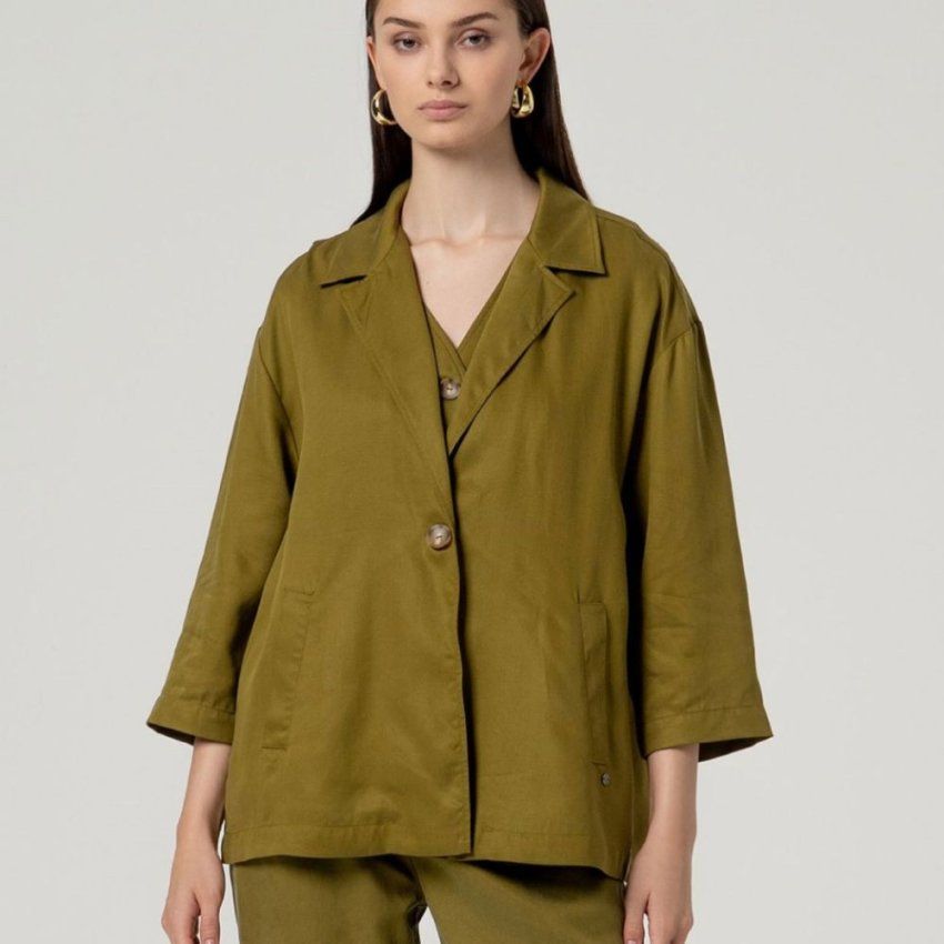 Chaqueta evasé verde de Surkana