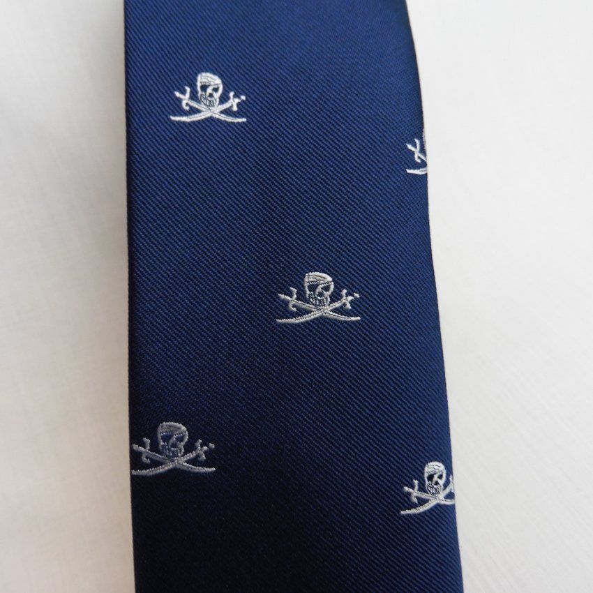 Corbata estrecha de Cencibel