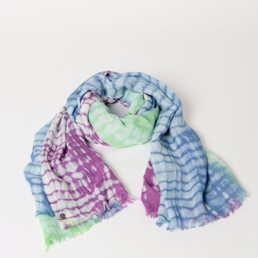 Pañuelo tie dye verde, azul y lila de Surkana