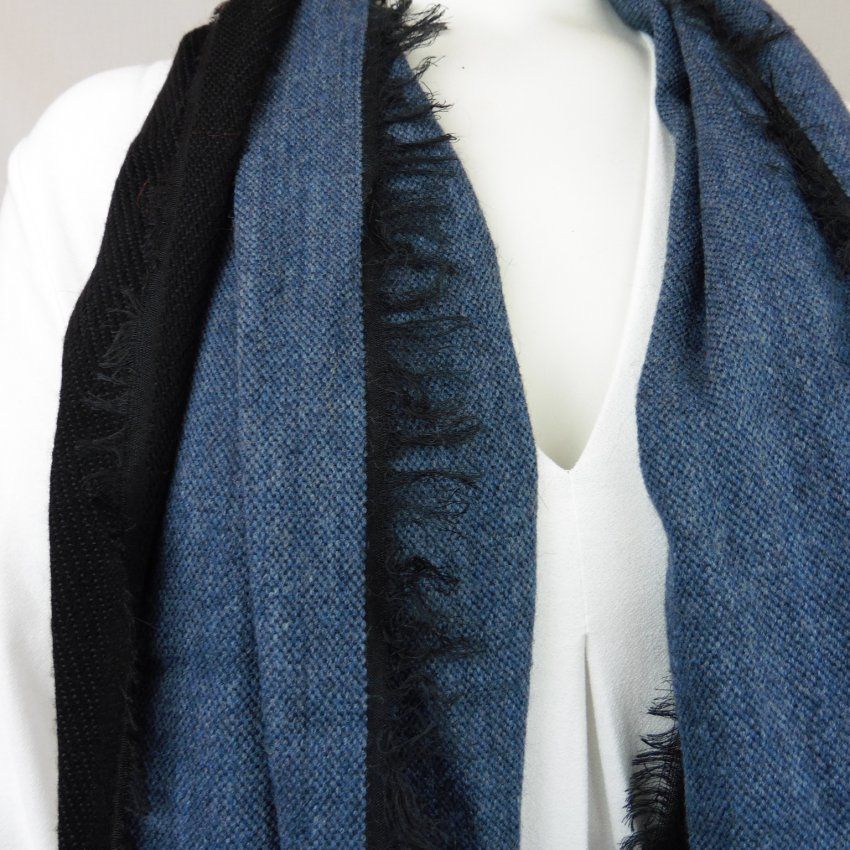 Foulard azul y negro de Boccola