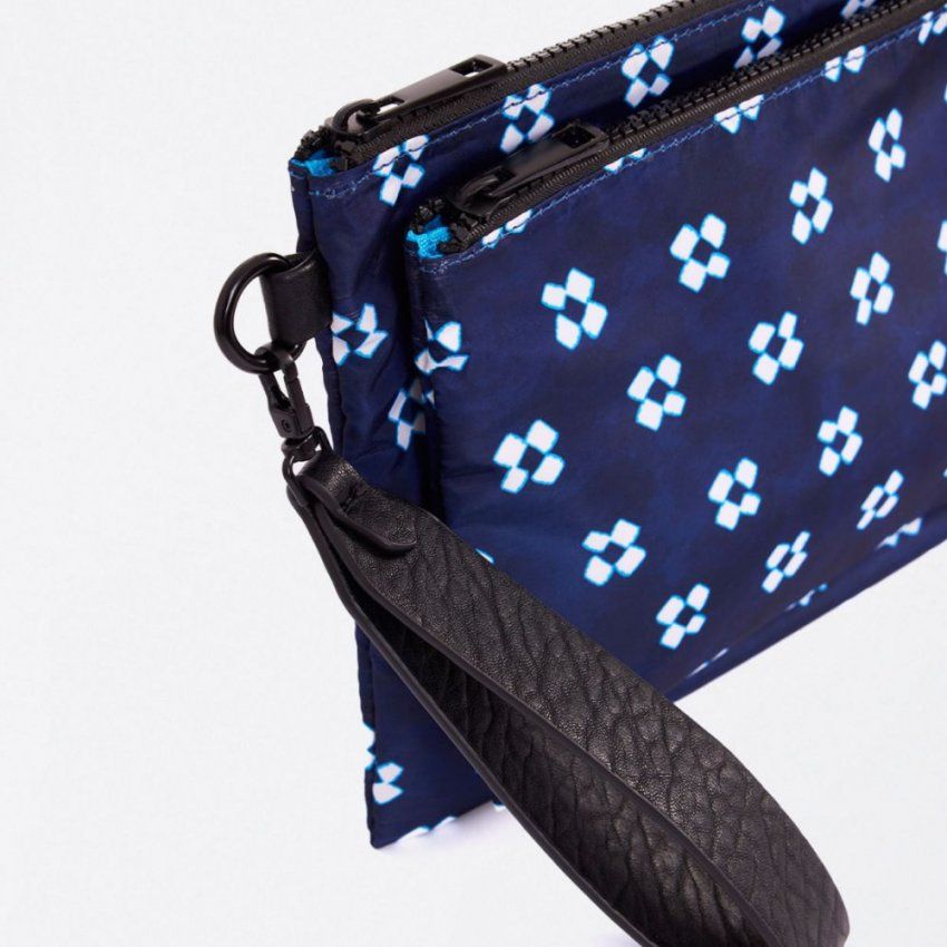 Bolso bandolera azul y blanco de Surkana
