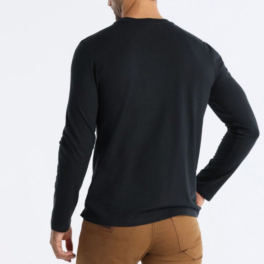 Camiseta negra letras al tono de Lois