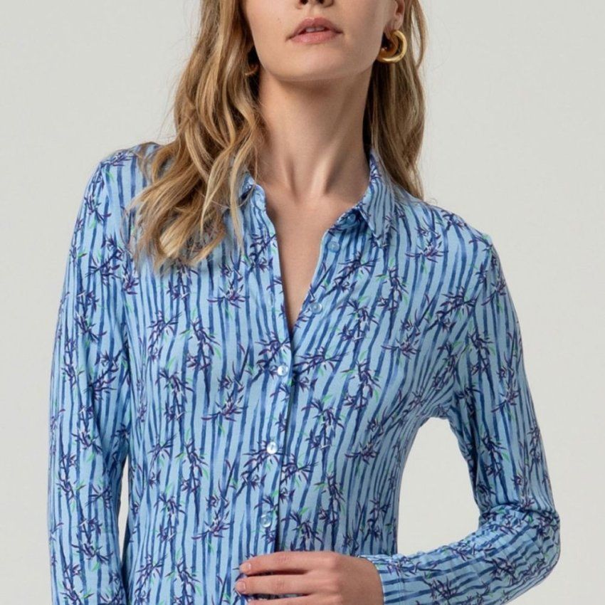 Camisa de punto estampado azul de Surkana