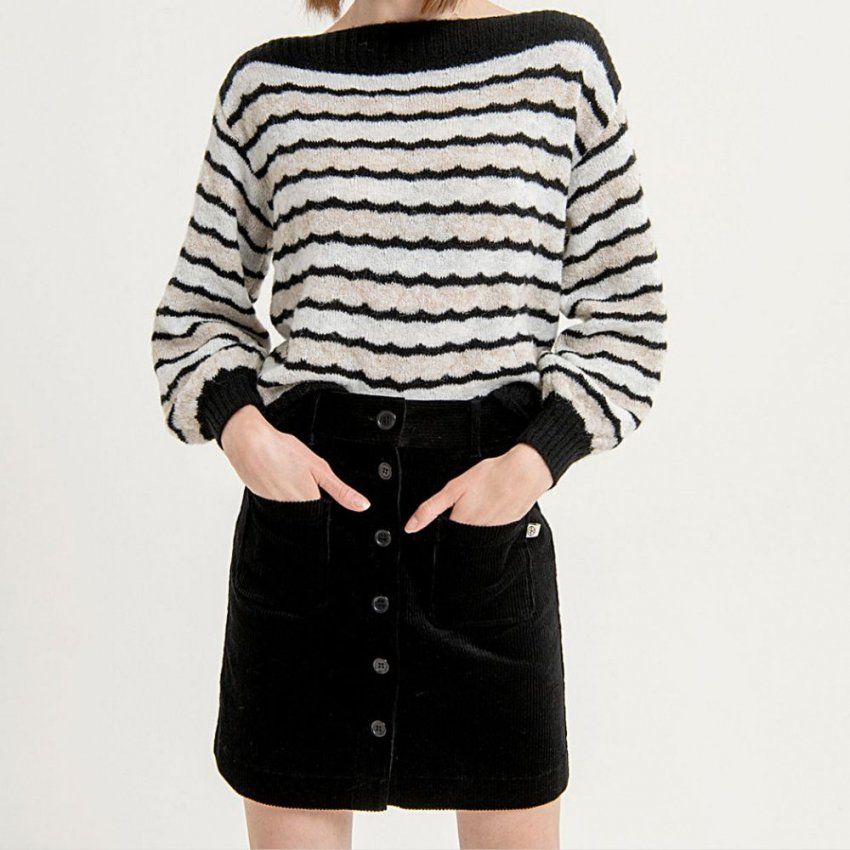 Falda pana negra de Surkana