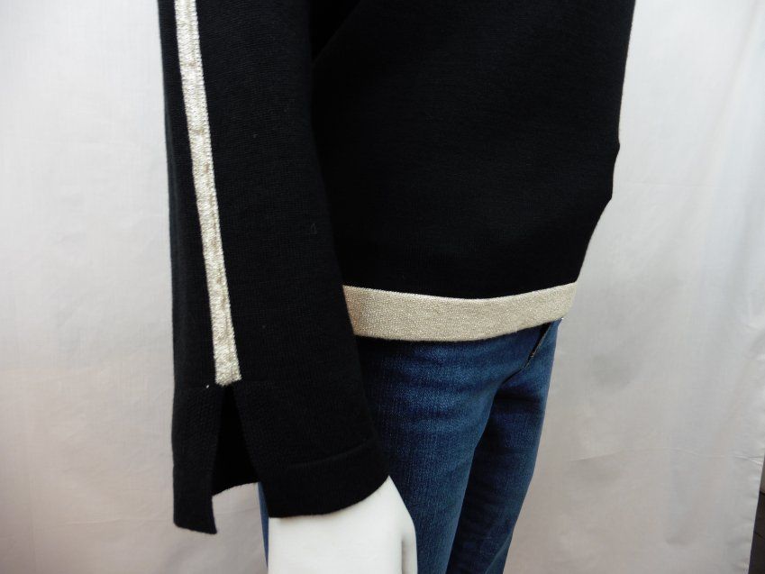 Jersey negro vivo dorado de WNT Collection