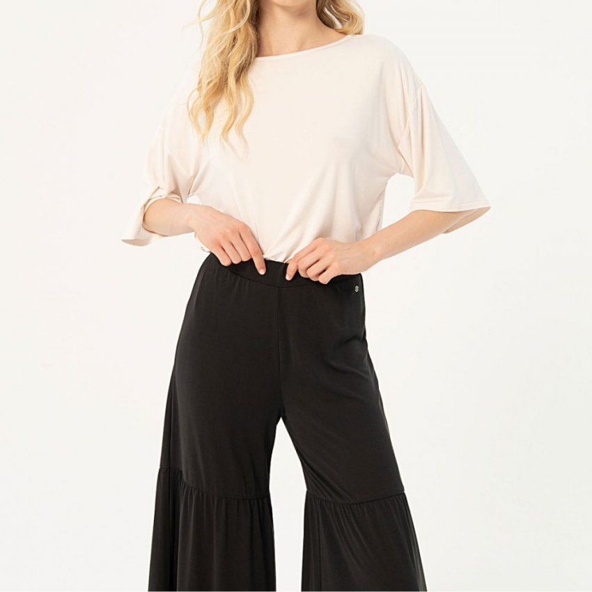 Pantalón efecto volante negro de Surkana