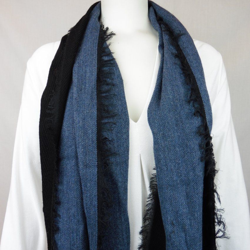 Foulard azul y negro de Boccola