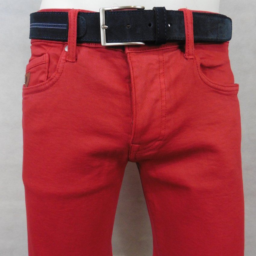 Pantalón corto rojo de Lois