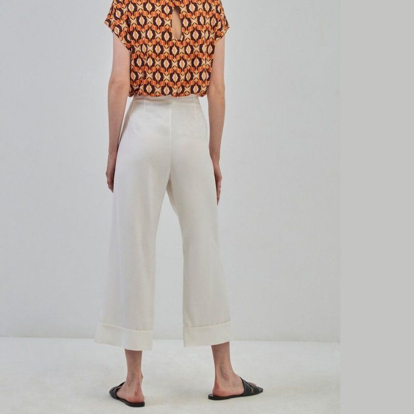 Pantalón tobillero blanco de Surkana