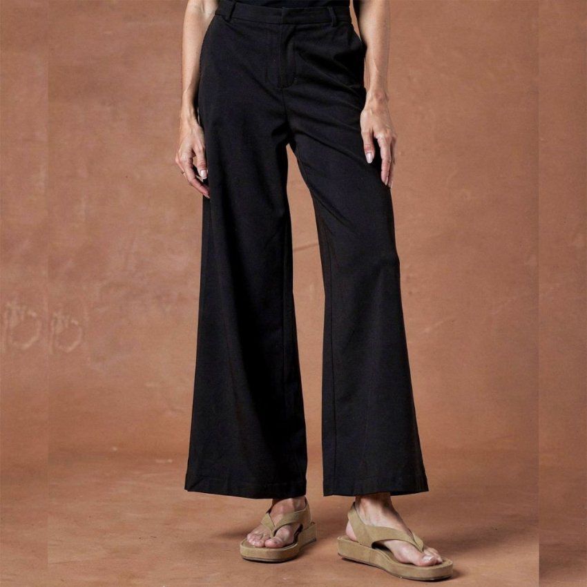 Pantalón de punto negro de Surkana