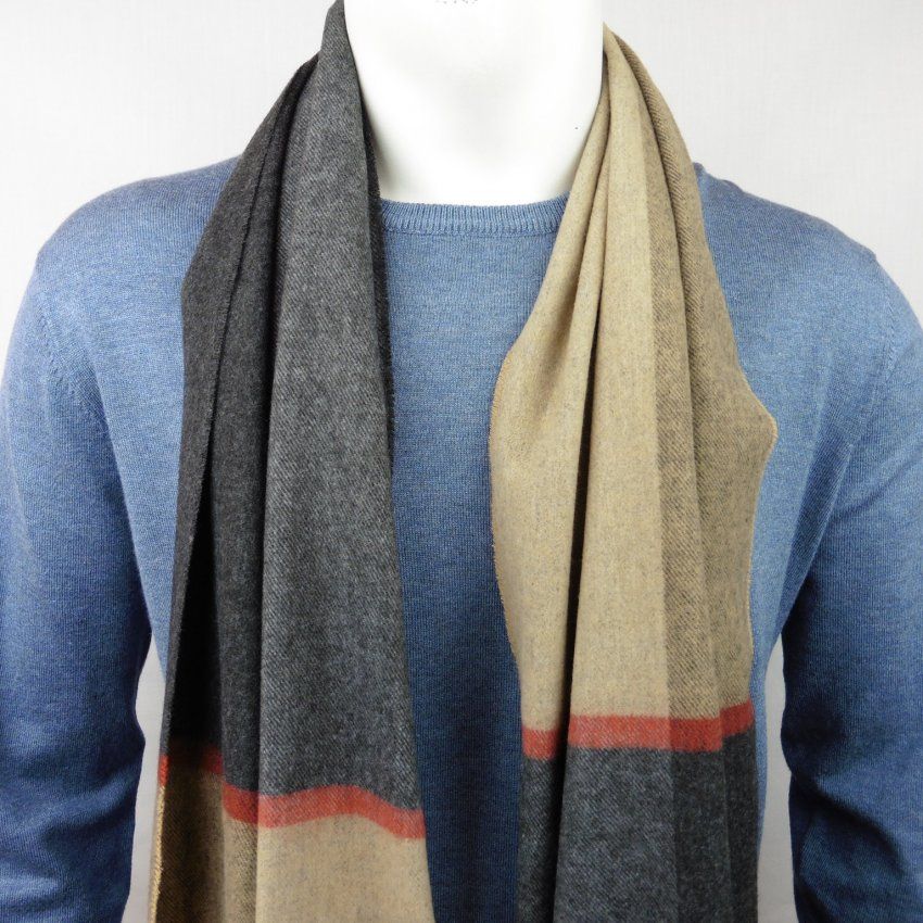 Bufanda gris y beige de Boccola