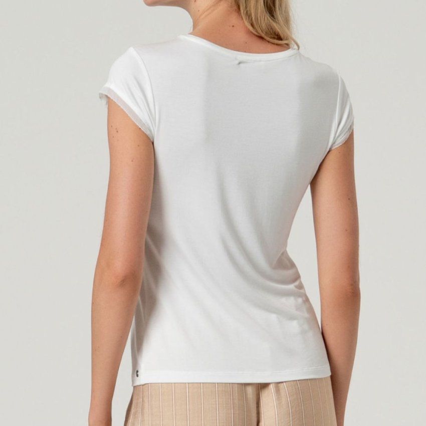 Camiseta blanca de Surkana