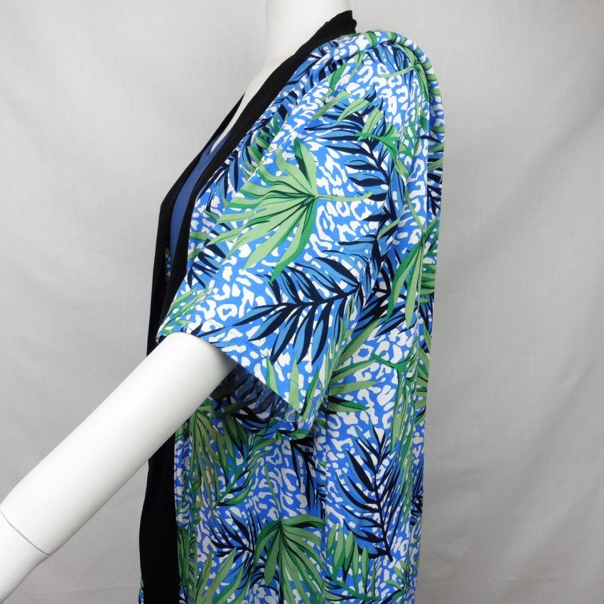 Blusa kimono estampado azul y verde de Surkana