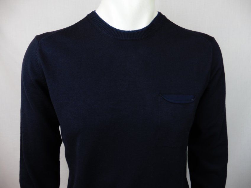 Jersey azul marino con bolsillo de Consenso