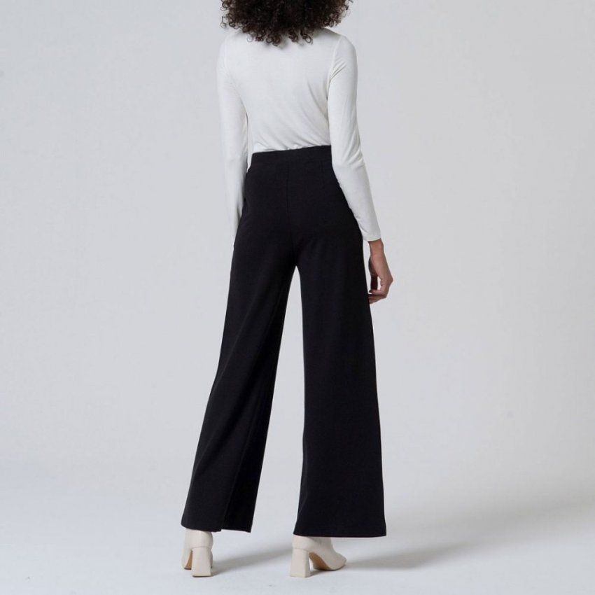 Pantalón modal negro de Surkana