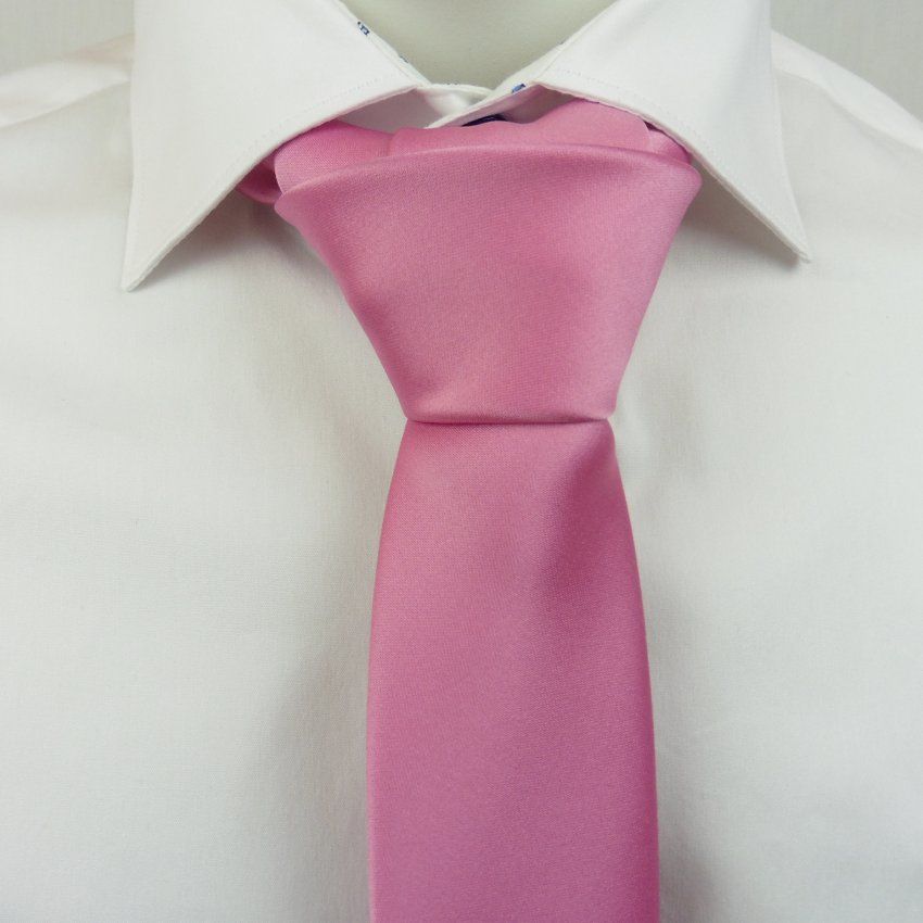Corbata rosa de Boccola
