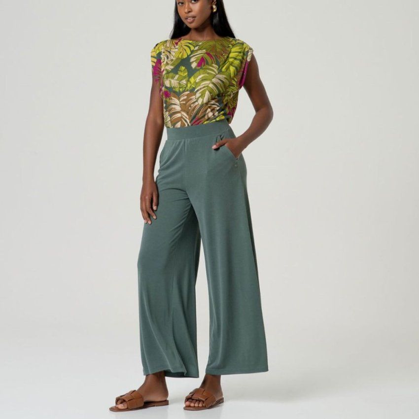Camiseta modal verde de Surkana