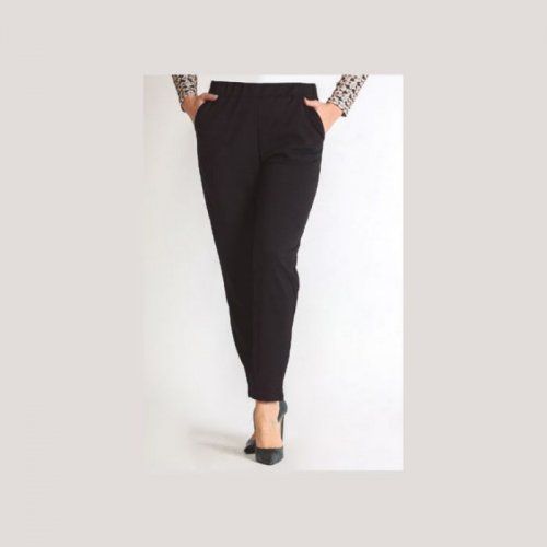 Pantalón dibujo relieve negro de Lourdes Castillo