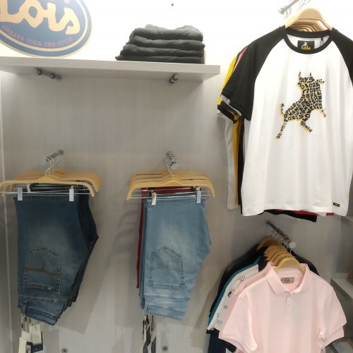 Lois Jeans en Puerto de Sagunto