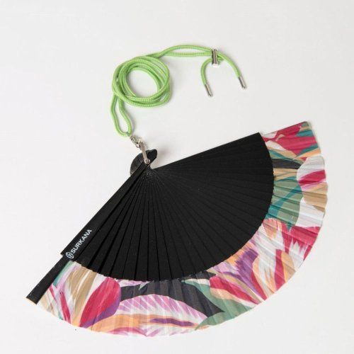Abanico estampado negro de Surkana