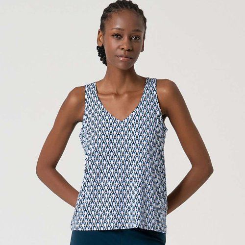 Camiseta tirantes anchos estampado azul y rosa de Surkana