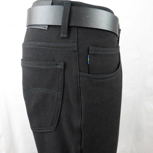 Pantalón negro de Décimo Hombre