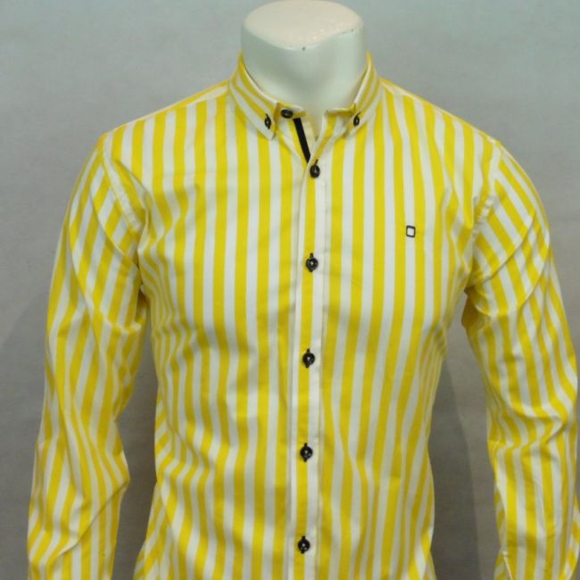 Camisa de rayas amarillas