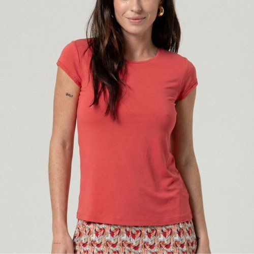 Camiseta roja de Surkana Camiseta roja de Surkana
