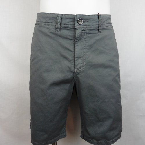 Pantalón corto gris de Tayron´s
