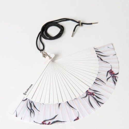 Abanico estampado blanco de Surkana