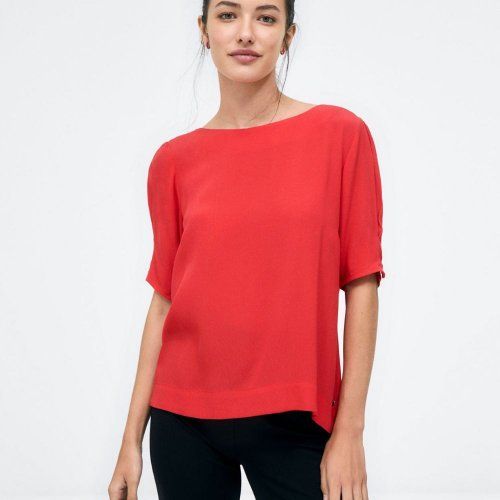 Blusa roja de Surkana