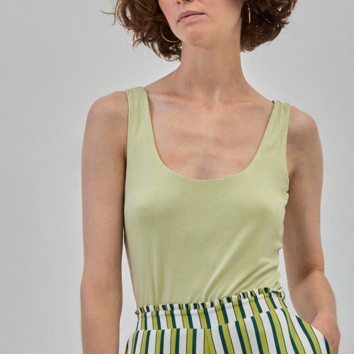 Camiseta tirantes verde de Surkana Camiseta tirantes verde de Surkana