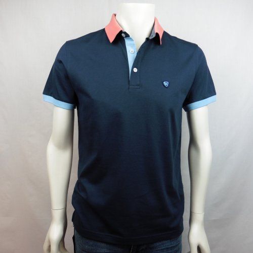 Polo azul marino cuello salmón de Tomé