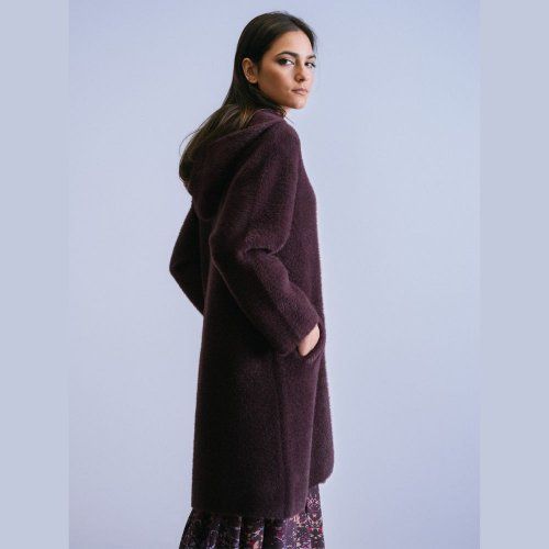 Abrigo pelo berenjena de WNT Collection