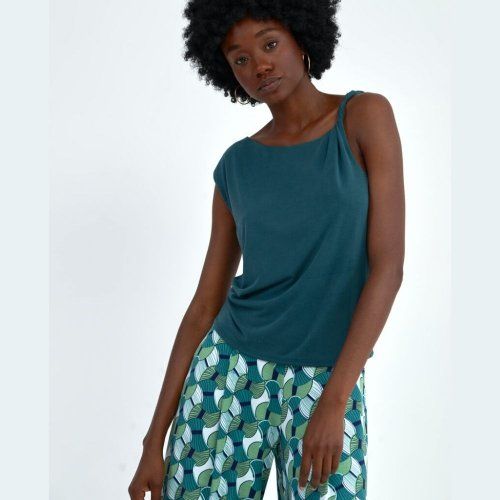 Camiseta modal verde de Surkana Camiseta modal verde de Surkana