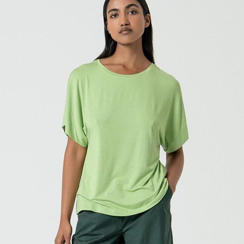 Camiseta verde de Surkana