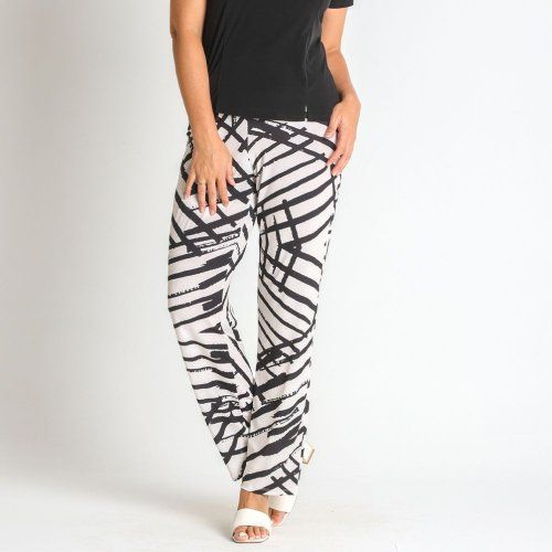 Pantalón blanco y negro de Lourdes Castillo