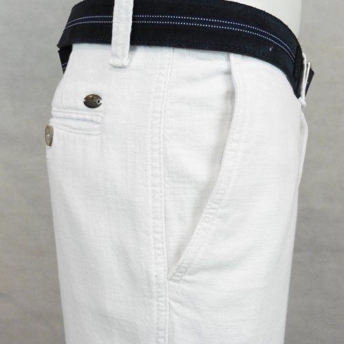 Pantalón blanco de Tayron's