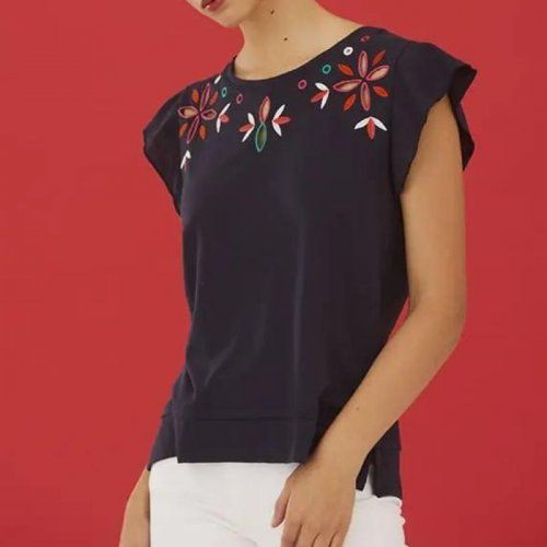 Camiseta azul marino bordada de WNT Collection